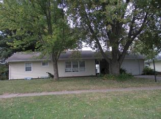 411 E Summit St, Wilton, IA 52778