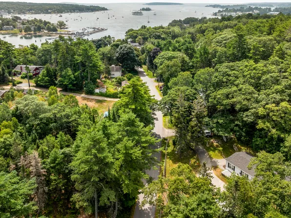 34 Williams Street, Boothbay Harbor, ME 04538