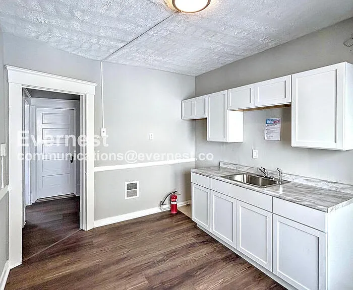 2216 E 82nd St — Photo 8