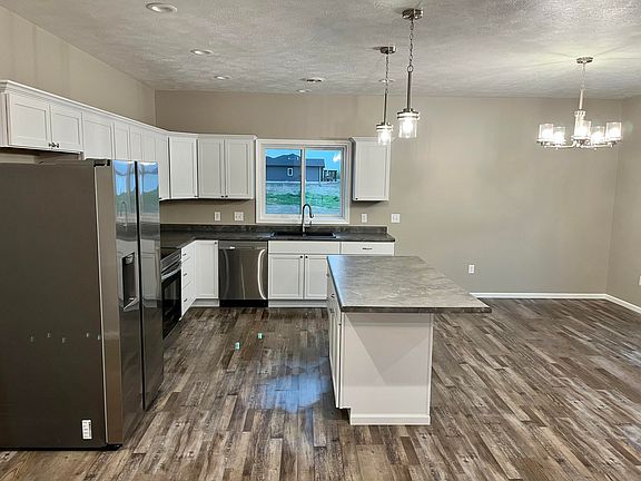 4th image of 2825 Cottonwood Cir