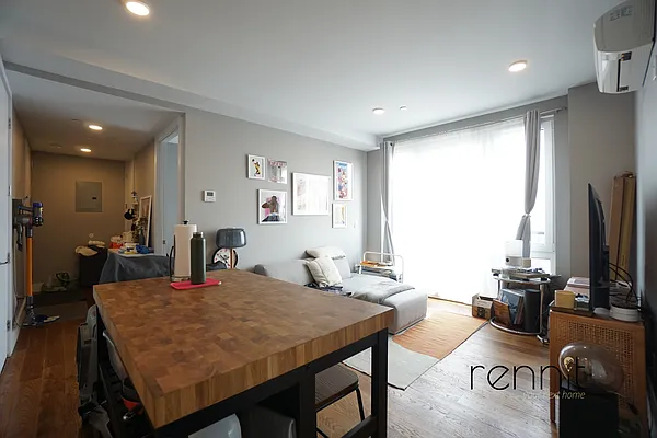 Rented by Rennit Inc. | media 22