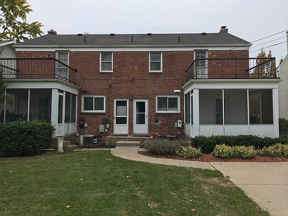 Backview - patio & balcony