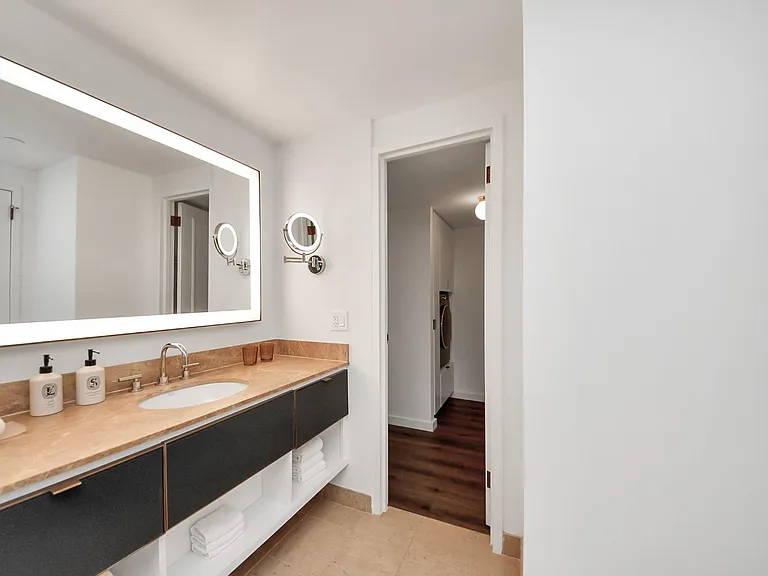 1300 Lamar St #S9 — Photo 41