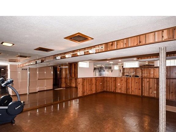 5th image of 341 W Pine Ave