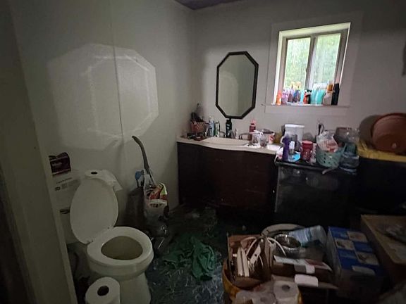 3rd image of 4621 E Gill Rd