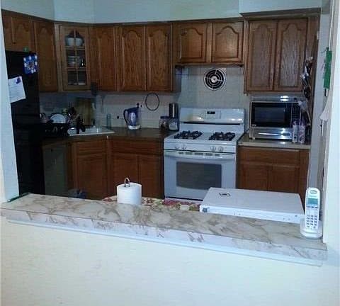 5th image of 8841 Ashford St