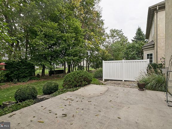 5th image of 1089 Stillwood Cir