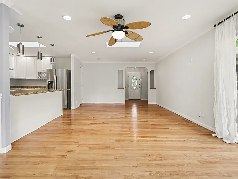 4 Dale Ct — Photo 7
