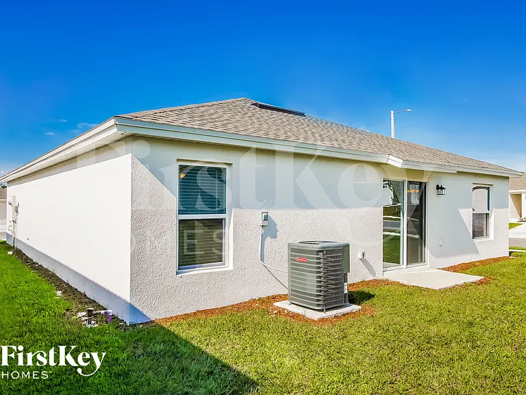 646 Lindbergh Way — Photo 17