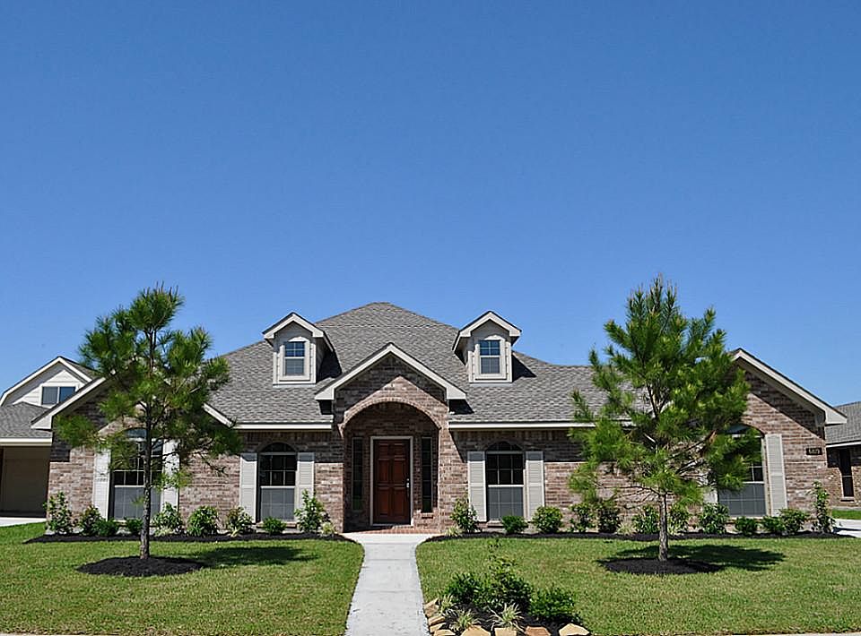 Cervelle Homes Plan 407 is a 4 Bedroom, 3 Full Baths at 3071 Sq. FT.