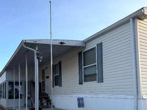 196 Lake Dr, Media, PA 19063