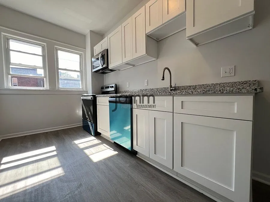 Updated 1-Bedroom in Cleveland Heights!! — Photo 3