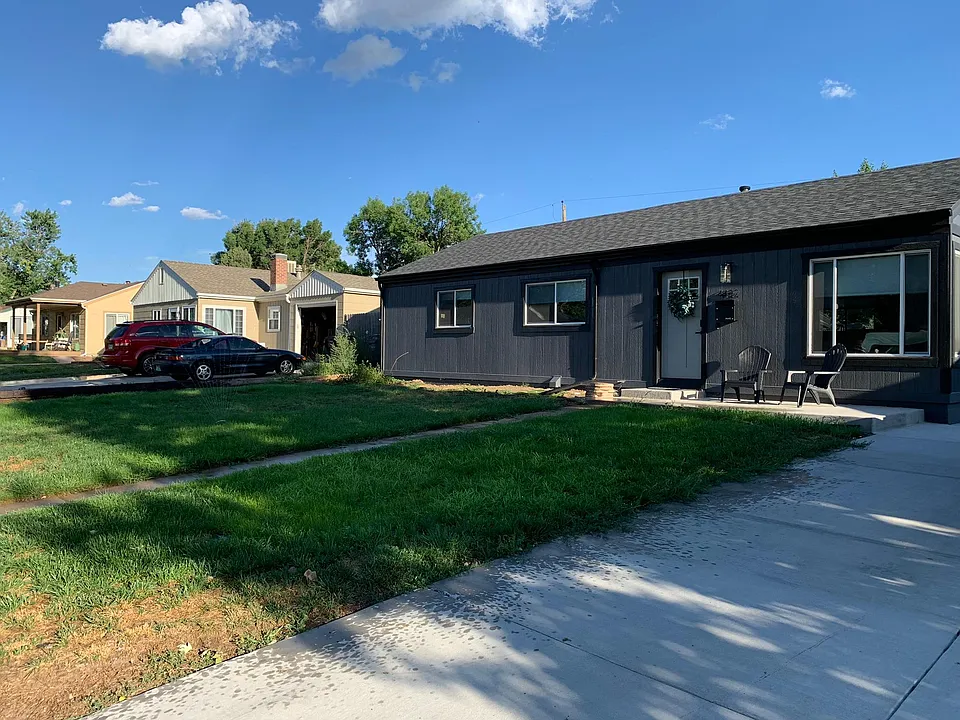 4422 E Utah Pl