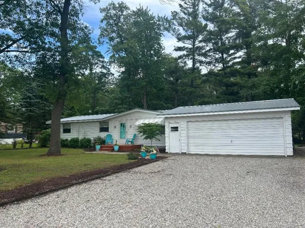 4804 N Caseville Rd, Caseville, MI 48725
