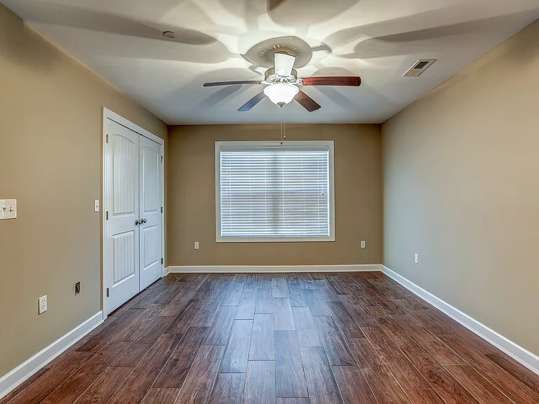 Bailey Springs Manor — Photo 8