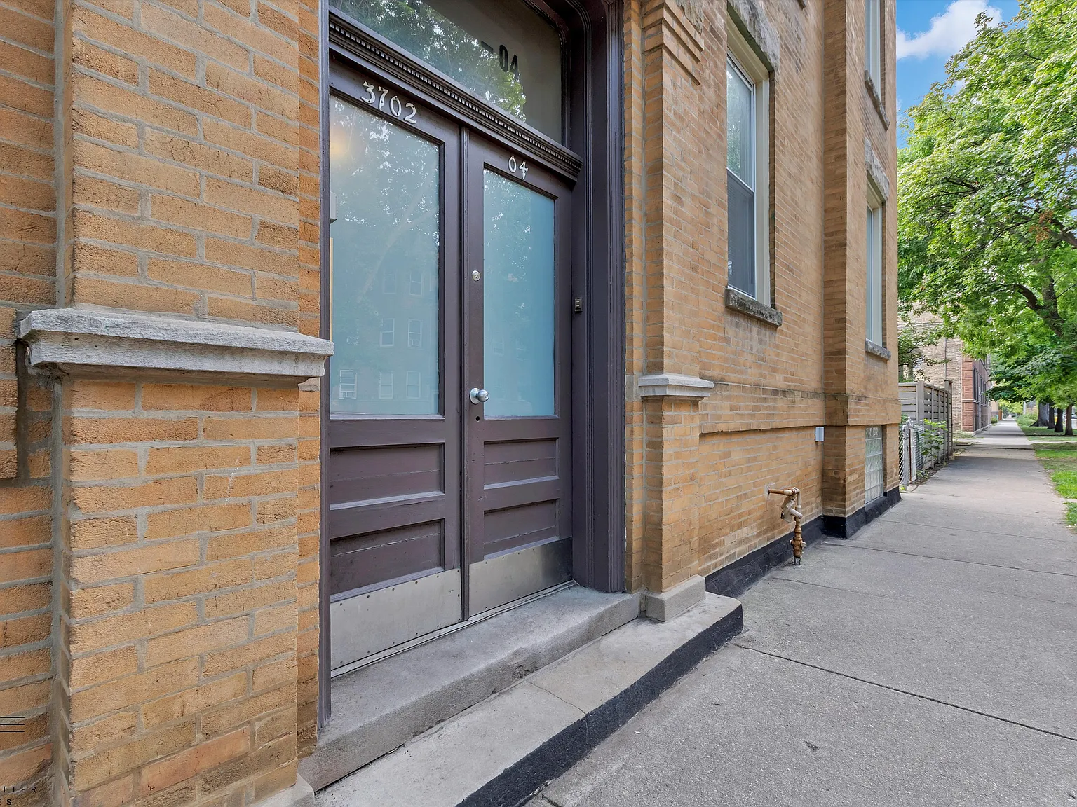 2 bed, 1200 sqft, $2,700 — Photo 3