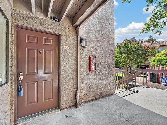 4th image of 2250 Monroe St APT 109