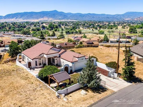 20120 Sears Dr, Tehachapi, CA 93561
