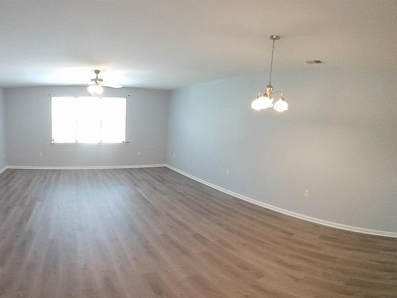 5th image of 908 Southmoor Dr Unit 303