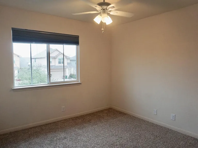 2305 Nestlewood Dr — Photo 14