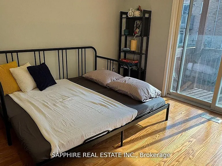 3255 Redpath Cir — Photo 38