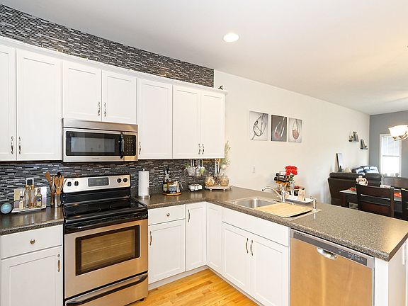 2nd image of 51 Lorenzo Dr