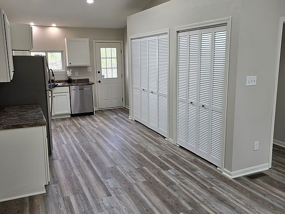 5th image of 11051 Cornell Ave #1