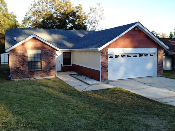 1607 Amour Dr, Leesville, LA 71446