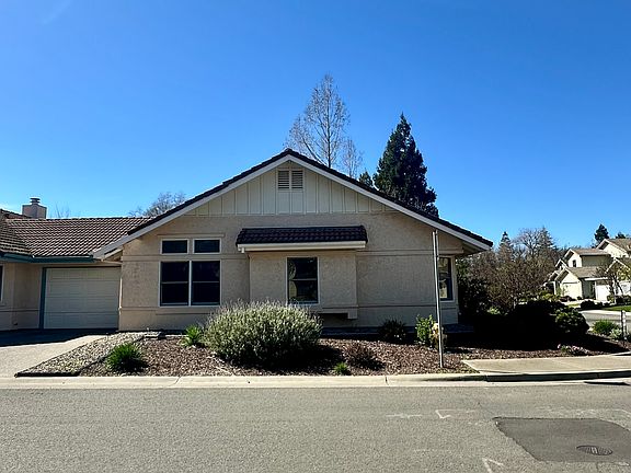 3rd image of 2106 Saratoga Pl