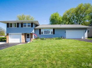 903 E Madison St, Metamora, IL 61548