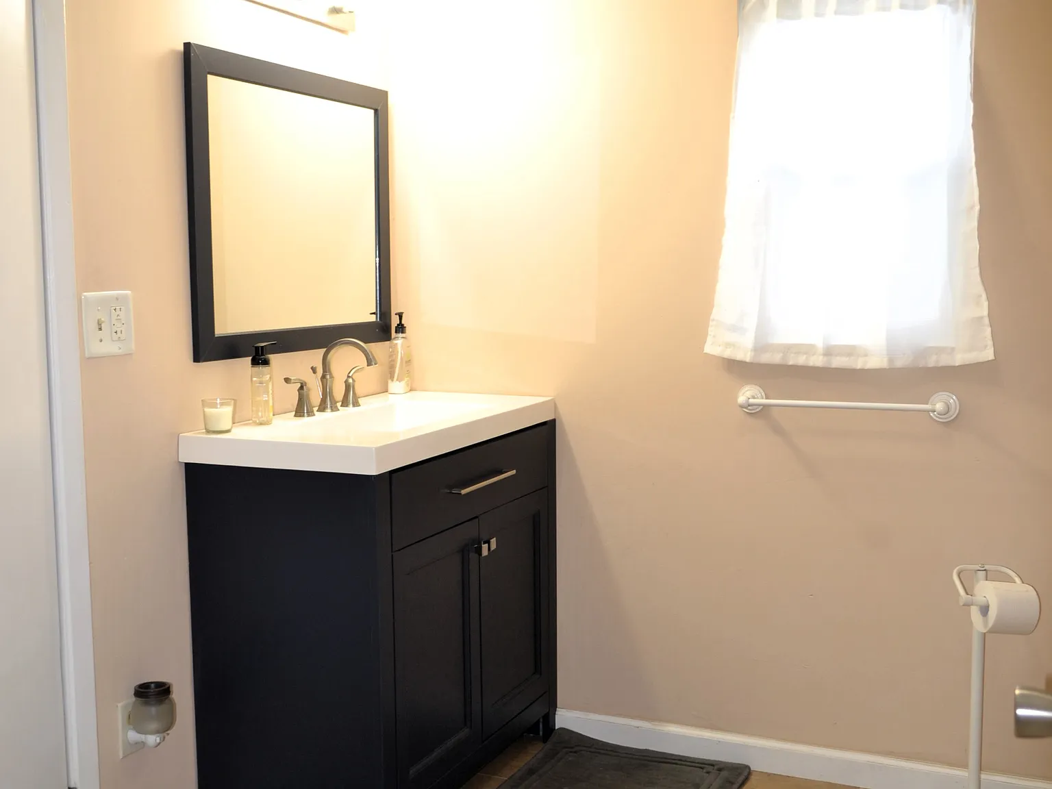 2 bed, 1000 sqft, $1,500 — Photo 2