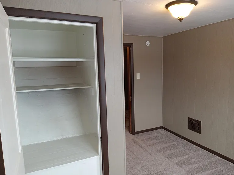 739 King St — Photo 14