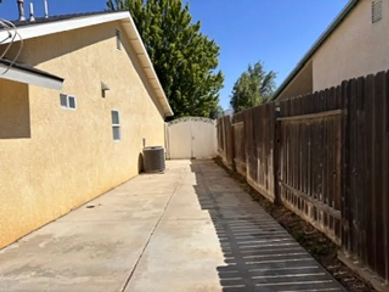 458 Sherwood Pl — Photo 35