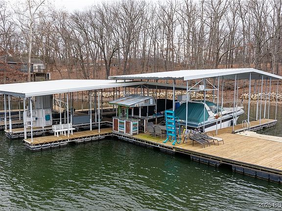 4th image of 131 Vacation Hideaway Ln #1B