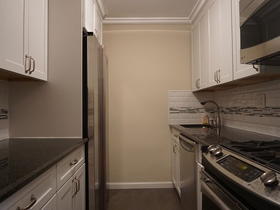 2nd image of 155 W 68th St APT 1115