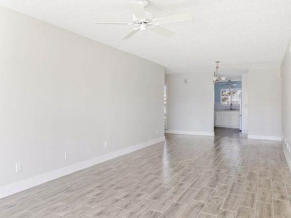 3rd image of 625 W Lake Jasmine Cir APT 101