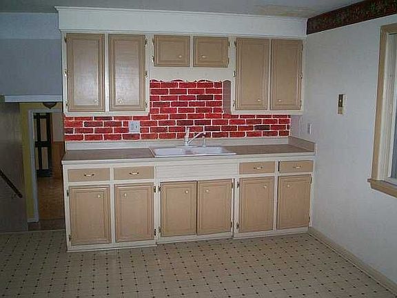 2nd image of 14 Bassett St