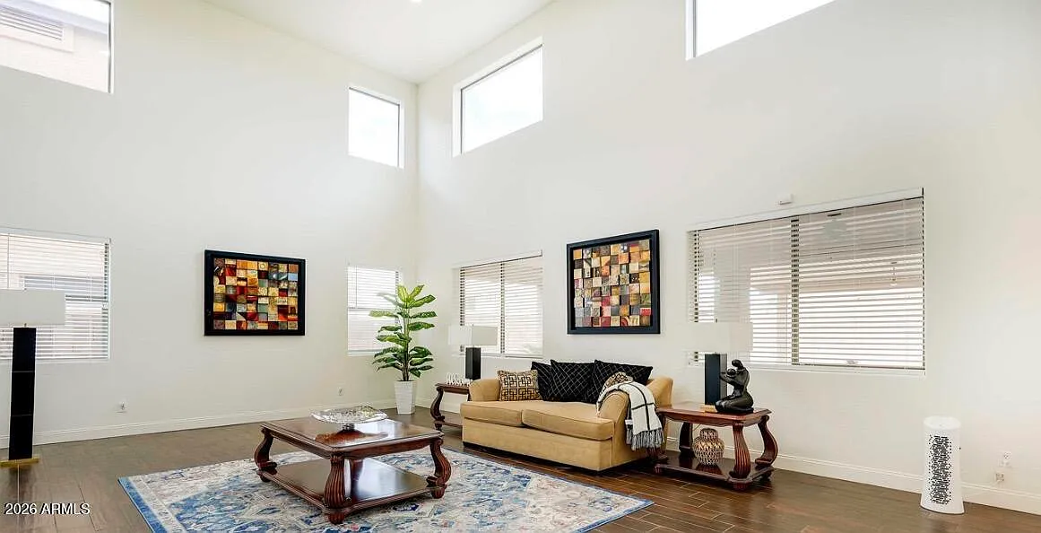 5 bed, 3.5 bath, 3826 sqft, $4,500 — Photo 4