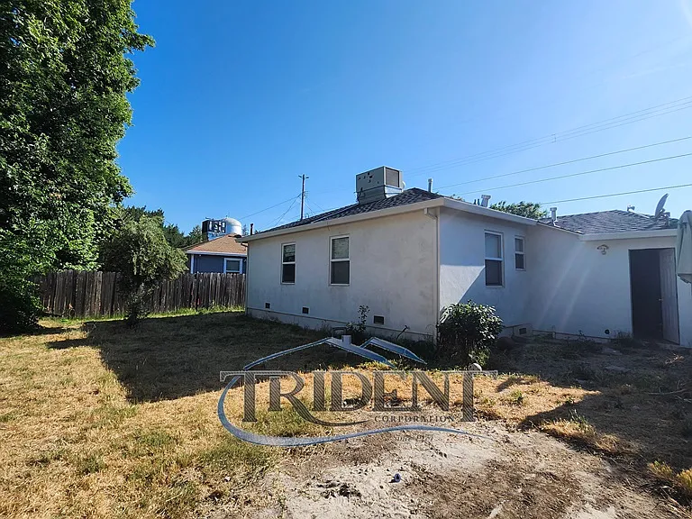 1117 Divver St — Photo 19
