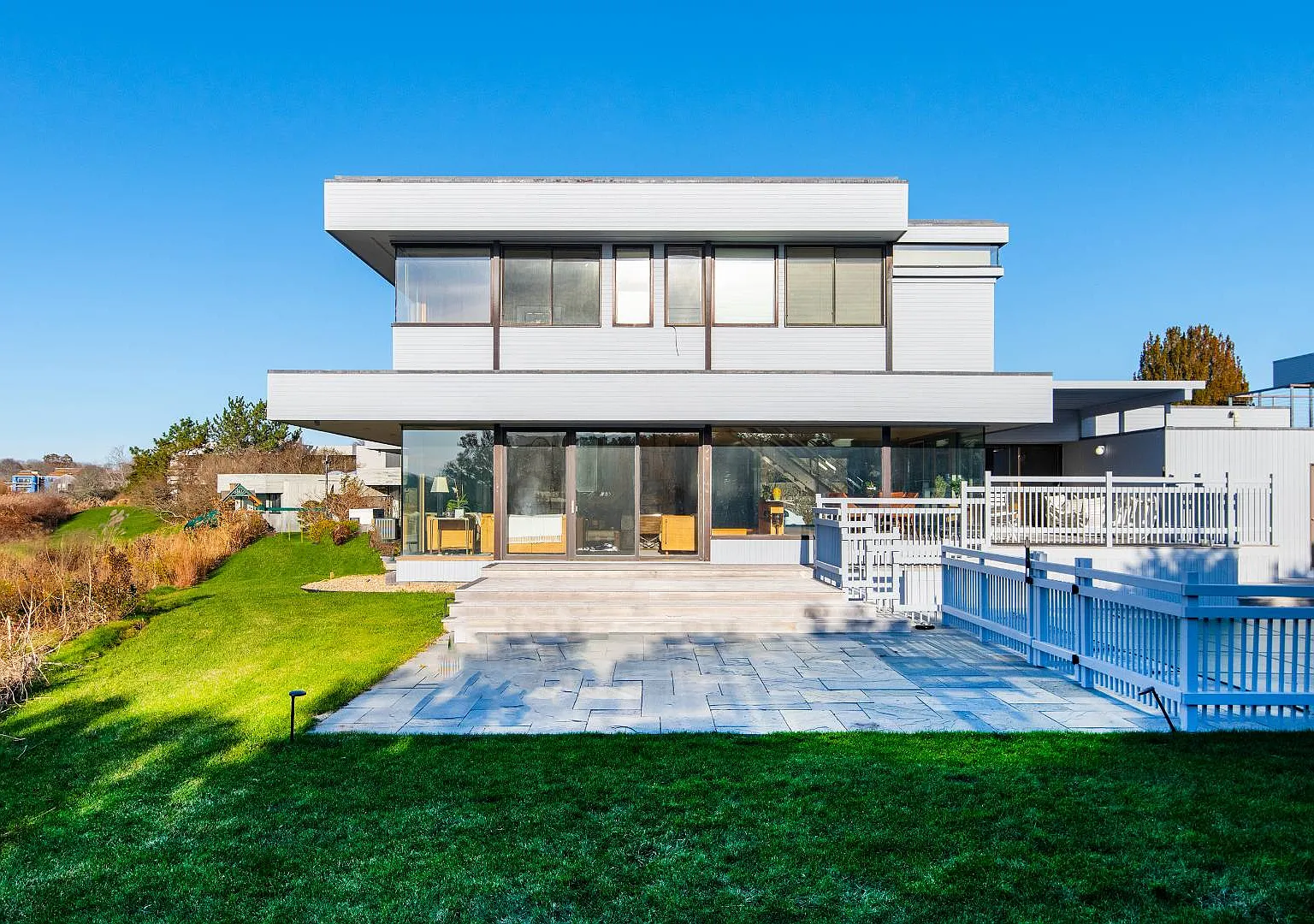 Fabulous Sams Creek Modern Beach House — Photo 3