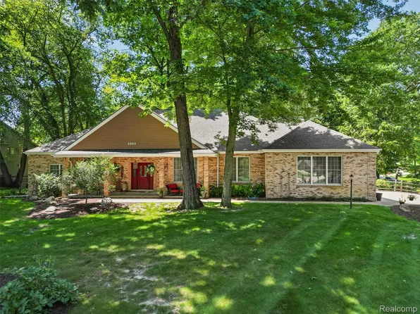 2560 Darren Dr, Washington, MI 48094