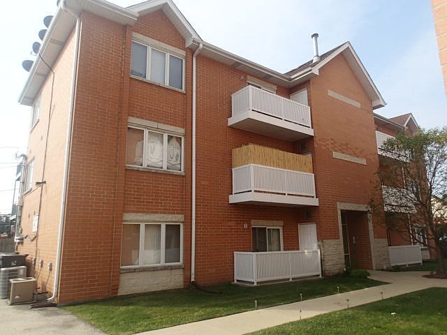 1st image of 2843 N Harlem Ave APT 1E