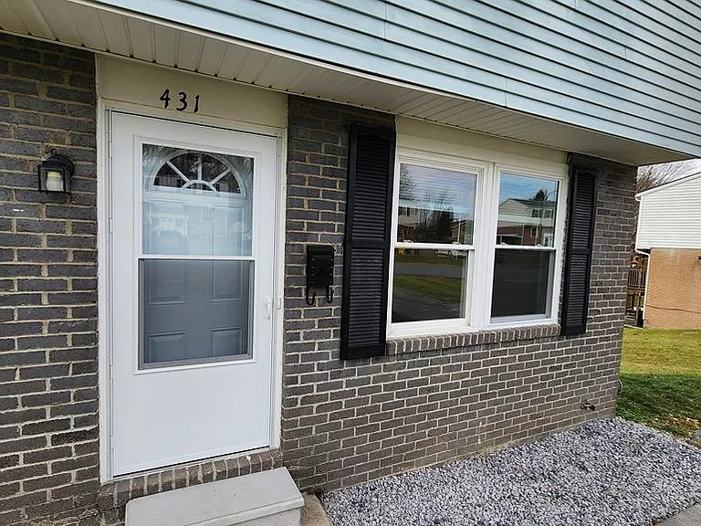 431 Devon Dr — Photo 3