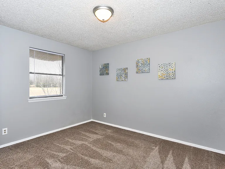 Berwick Apartments — Photo 34