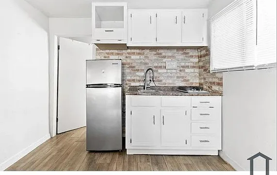 1 bed, $825 — Photo 2