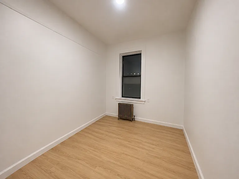 244 Kings Hwy #3A — Photo 6