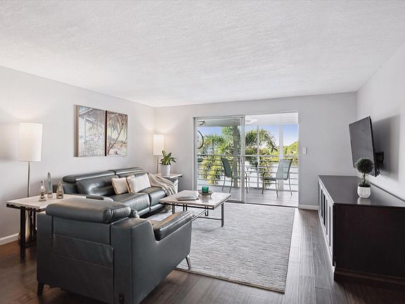 5th image of 131 SE 3rd Avenue #302