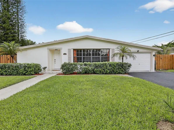 5260 Redwood Ct, Plantation, FL 33317