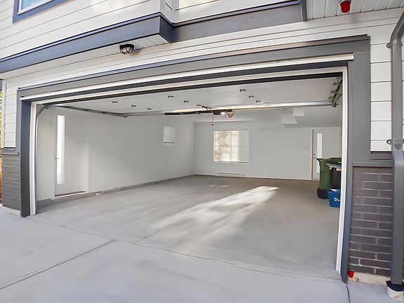 3rd image of 23785 Dewdney Trunk Rd #20
