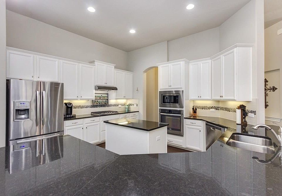 1st image of 4209 Valley Oaks Dr